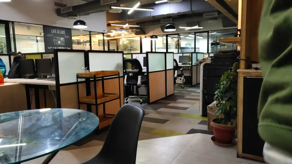 DesqWorx JMD Megapolis — photo 4